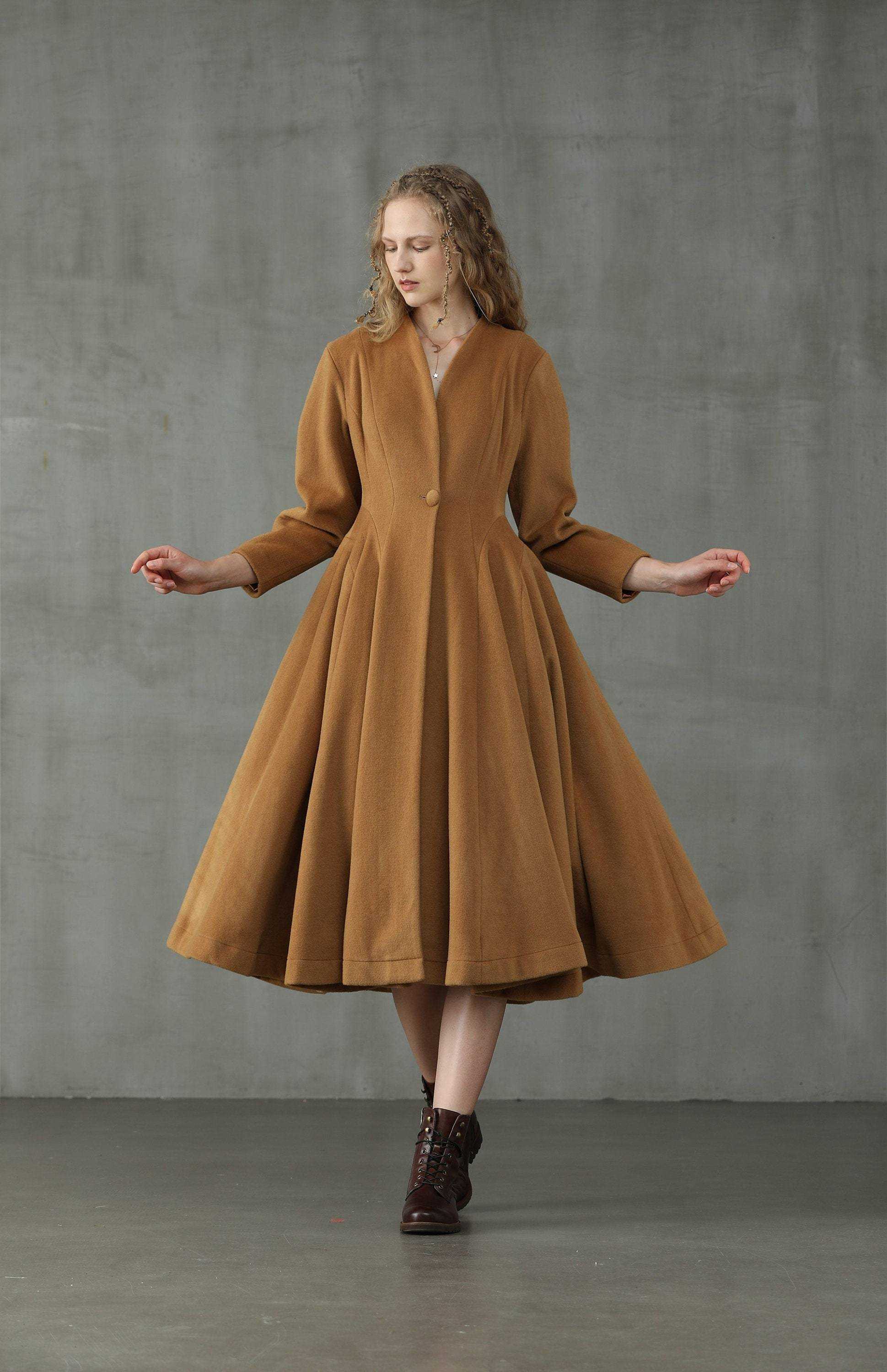 Linennaive, Little Women 22 | Wool Coat in Tan